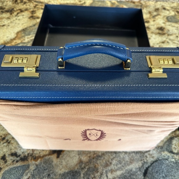 Brand New- Blue- Bosphorus Leather Luxury Watch Case w/ Storage Compartments - Picture 9 of 12